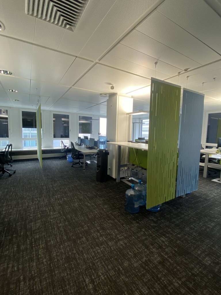 677m² Büro","description":"677 m2 Fläche im Geneva Business Center in Lancy

Gelegen 10 Minuten von der Autobahnausfahrt entfernt und 5 Minuten zu Fuss von der Tramstation "les Esserts"

Das Geneva Business Center bietet zahlreiche Dienstleistungen an, unter anderem Facility Management, Empfangs- un