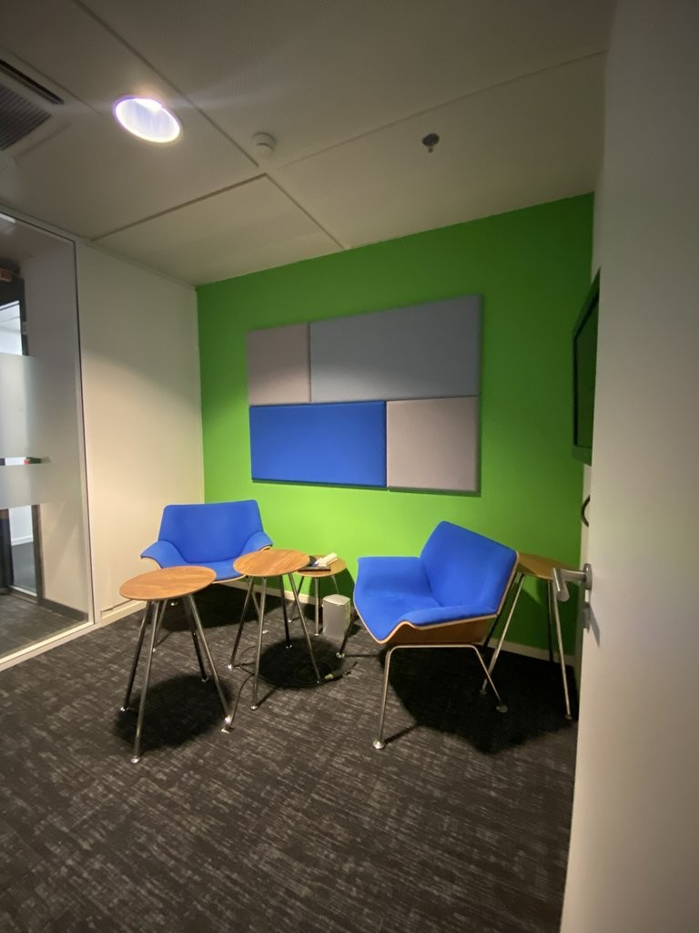 677m² Büro","description":"677 m2 Fläche im Geneva Business Center in Lancy

Gelegen 10 Minuten von der Autobahnausfahrt entfernt und 5 Minuten zu Fuss von der Tramstation "les Esserts"

Das Geneva Business Center bietet zahlreiche Dienstleistungen an, unter anderem Facility Management, Empfangs- un