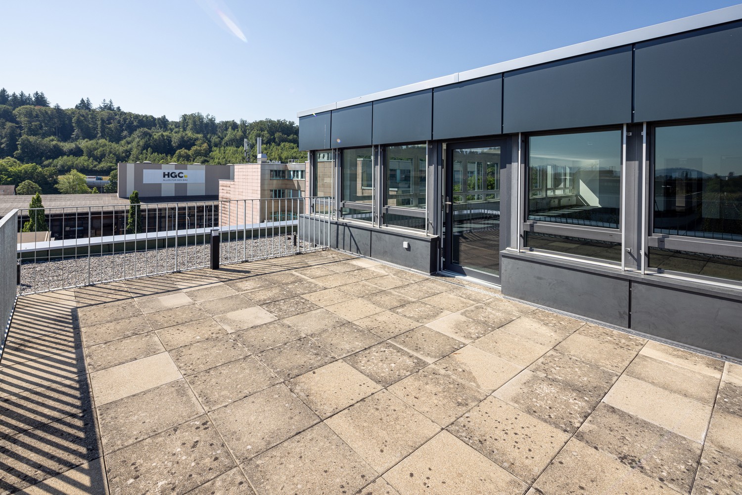 117m² office