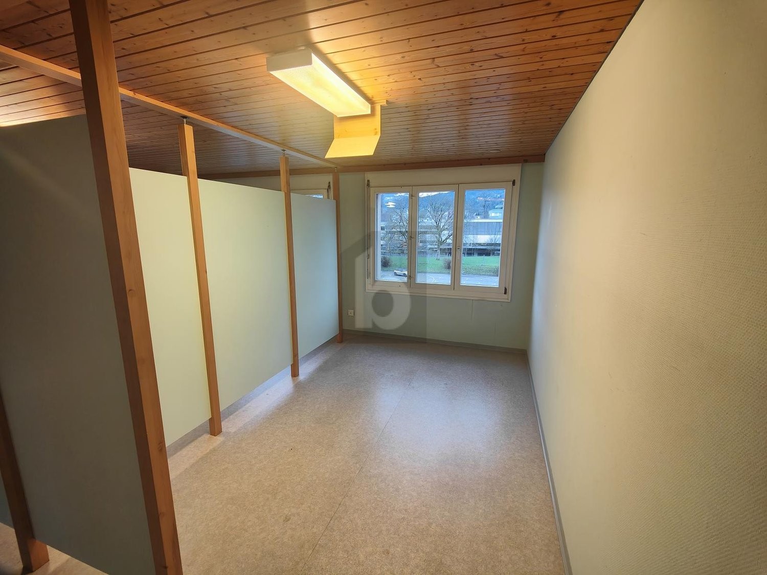 60m² office