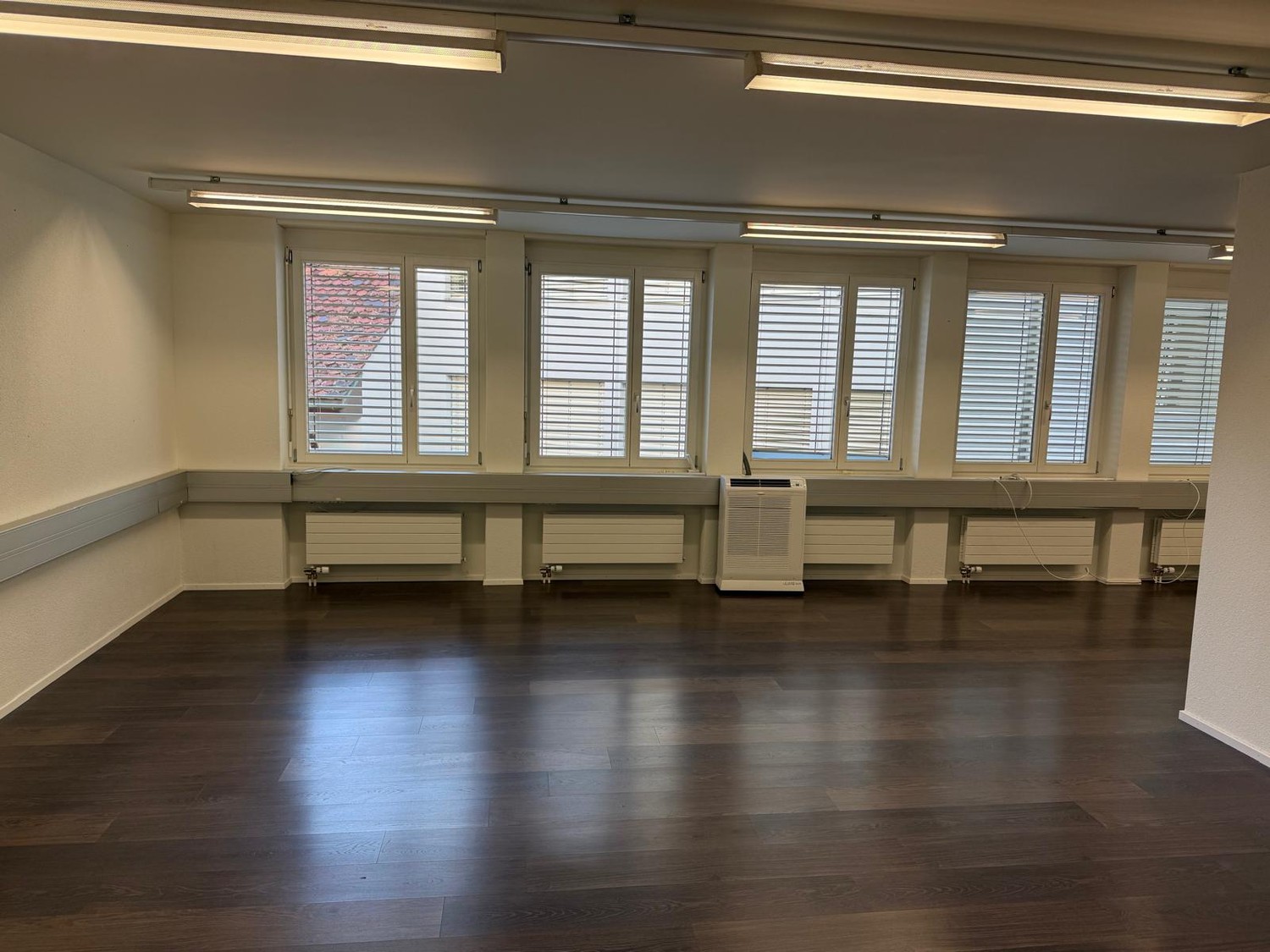 Ufficio, foto 1 di 10