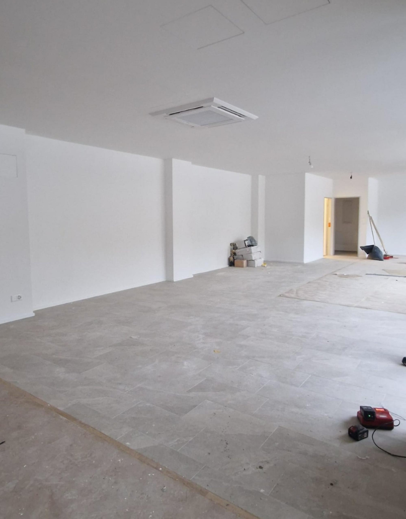 150m² commercial