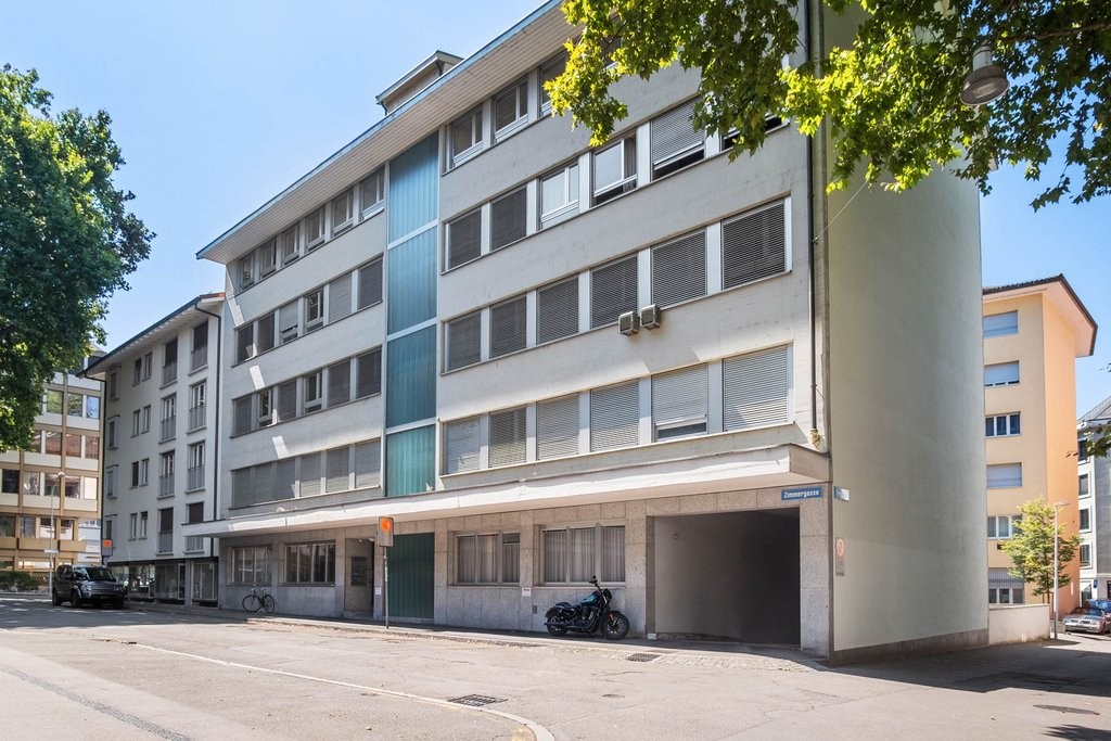 242m² office