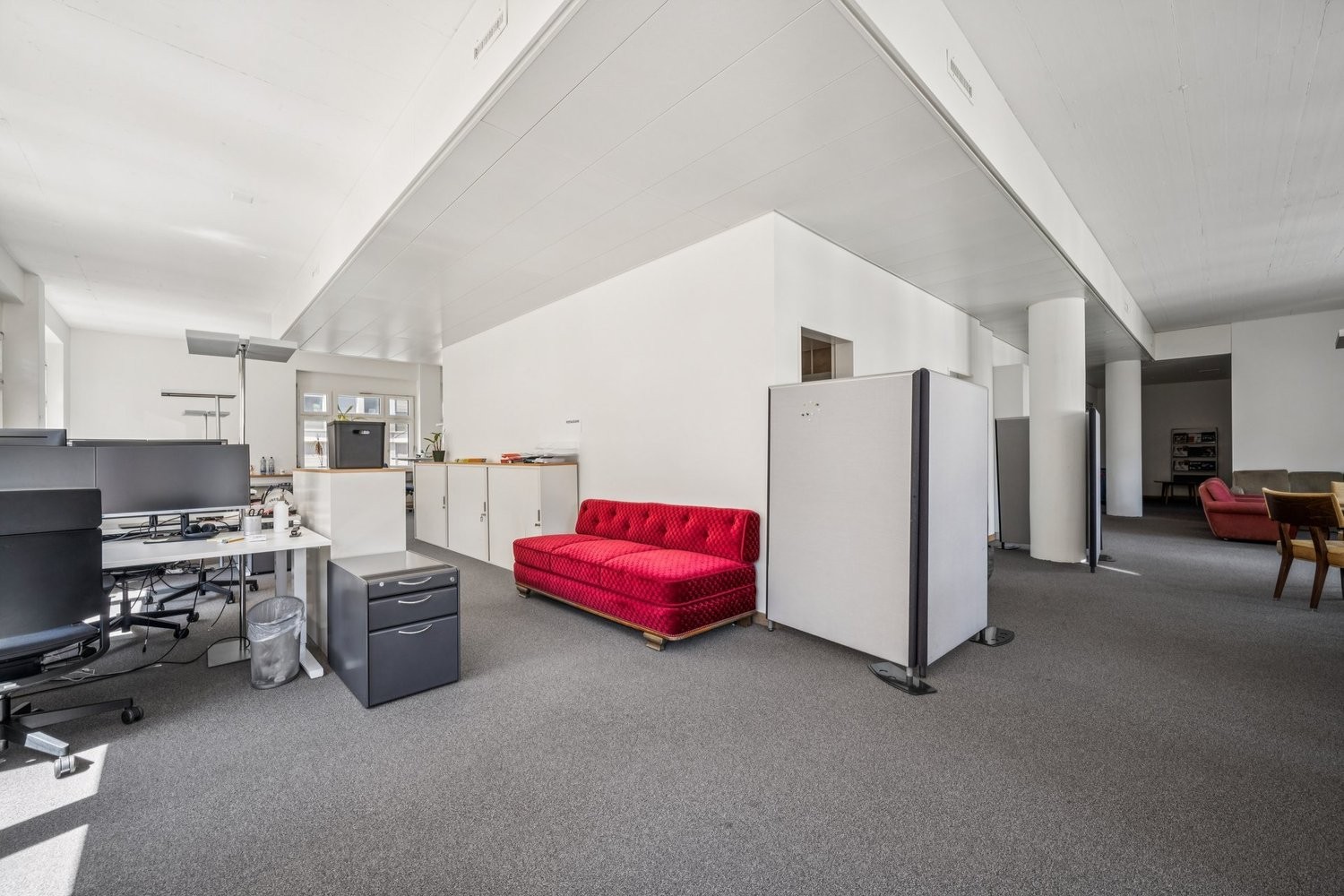 179m² office