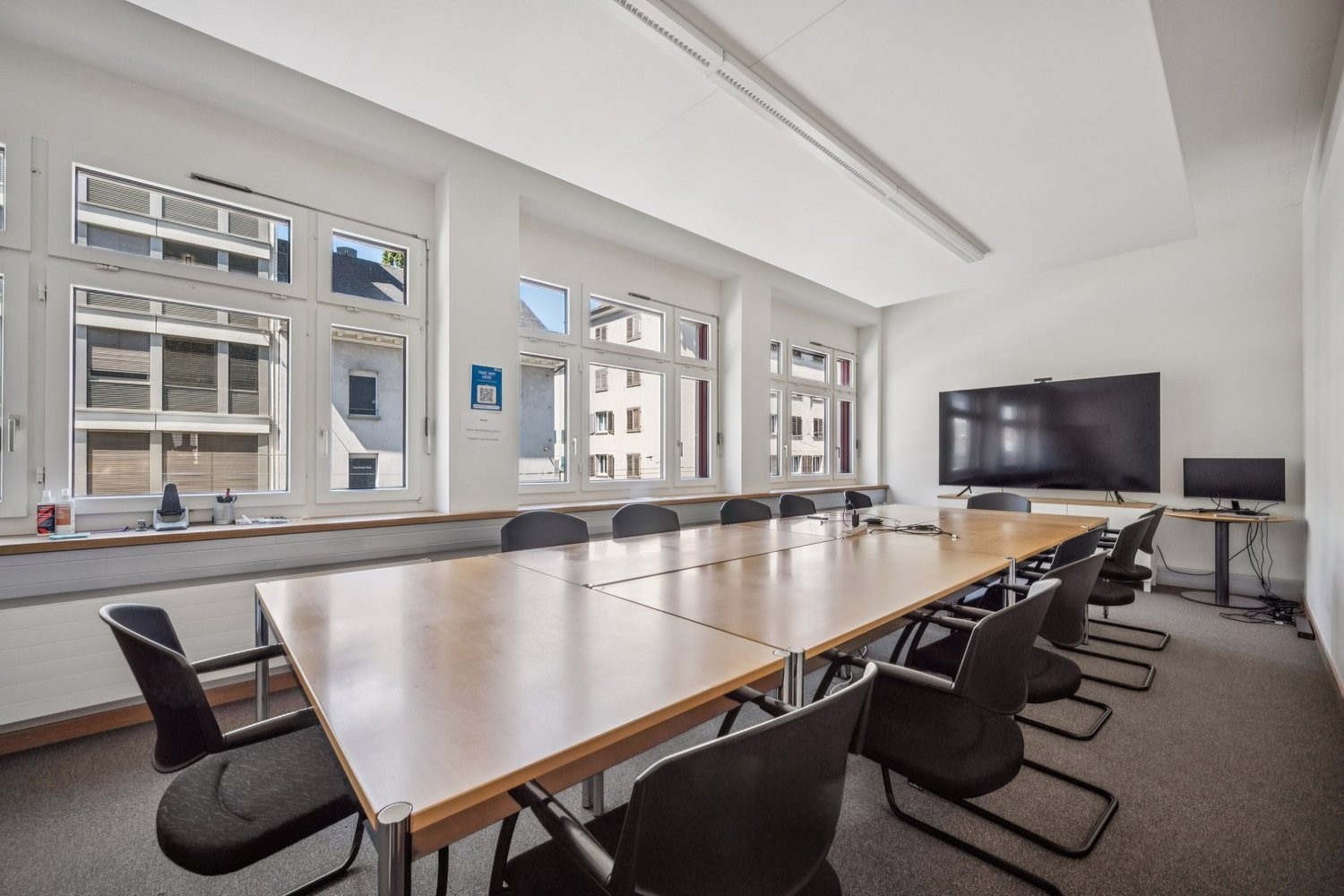 179m² office