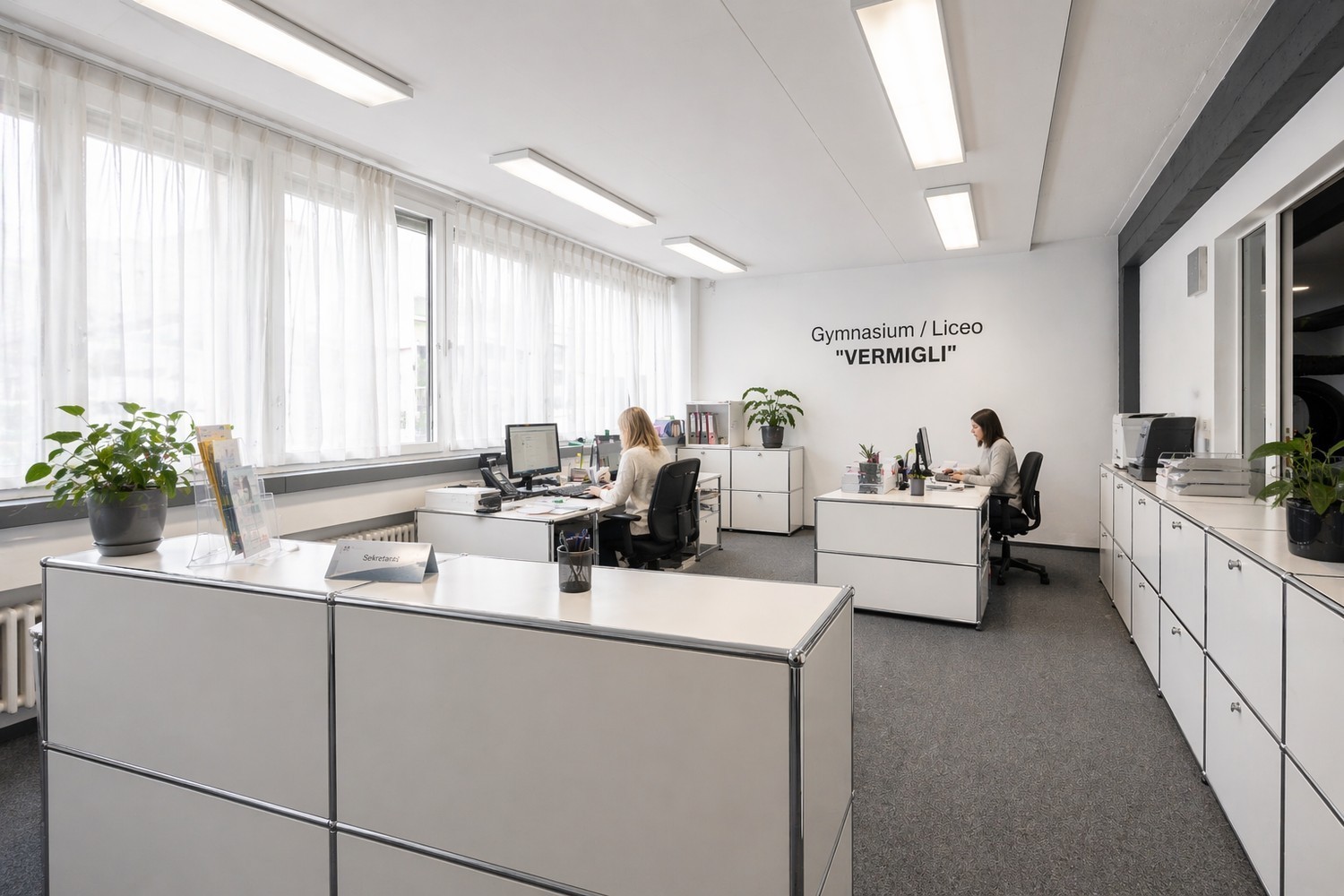 518m² office