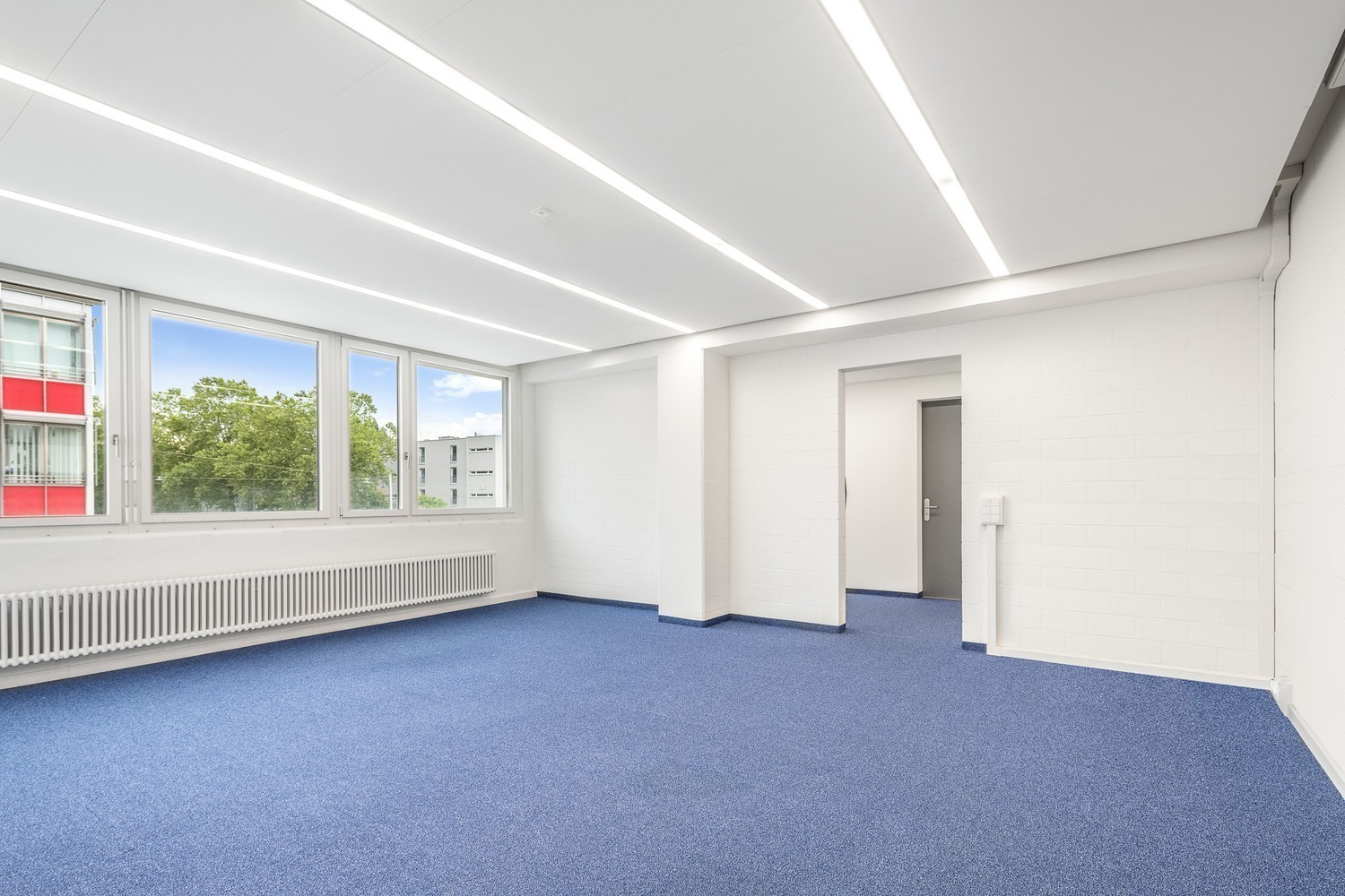 518m² office