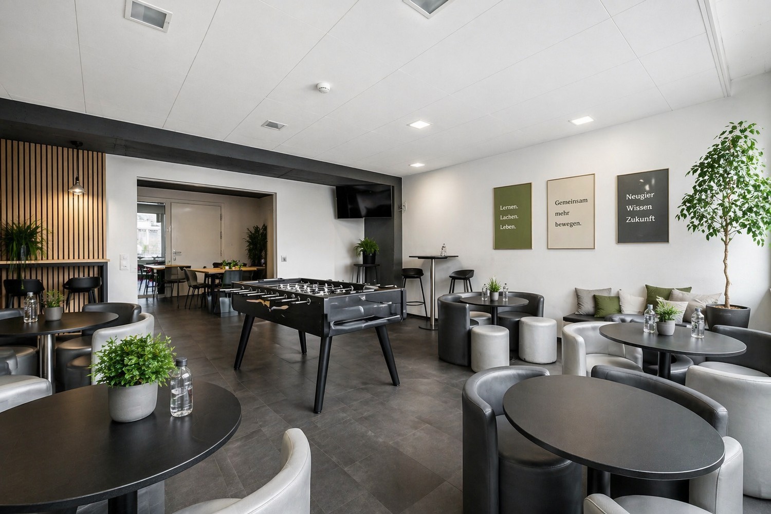 518m² office