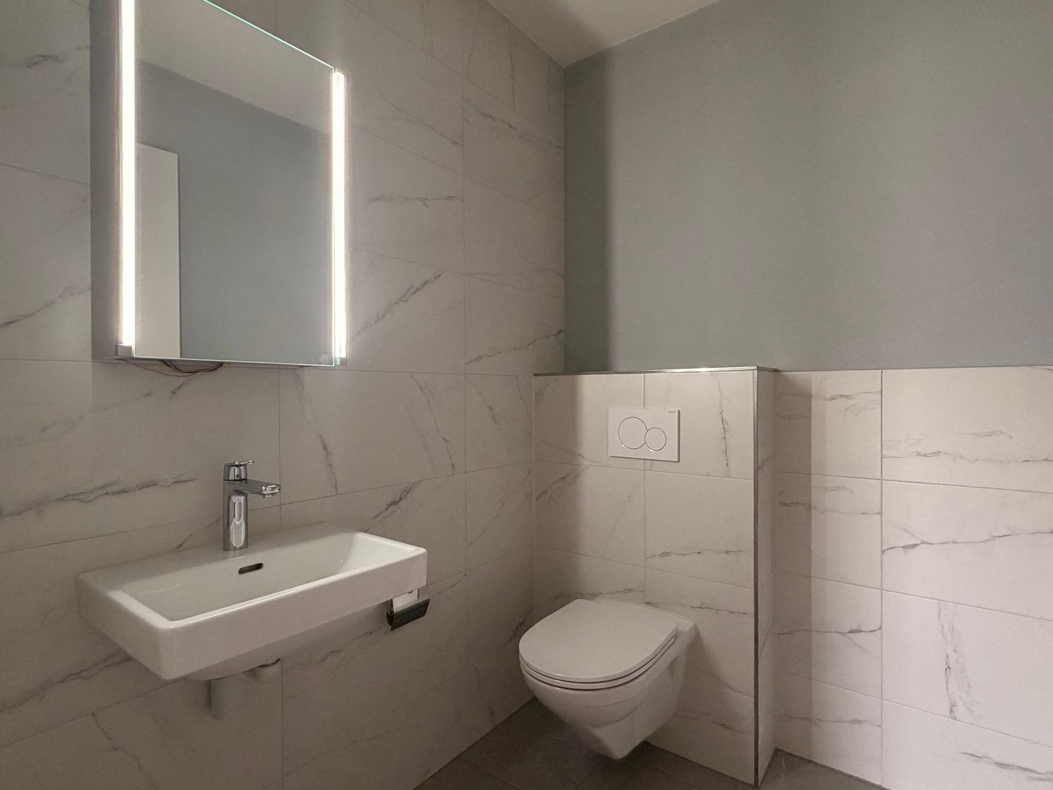 128m² office