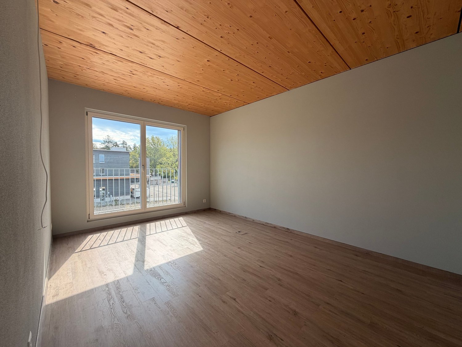 128m² office