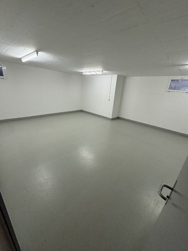 34m² commercial