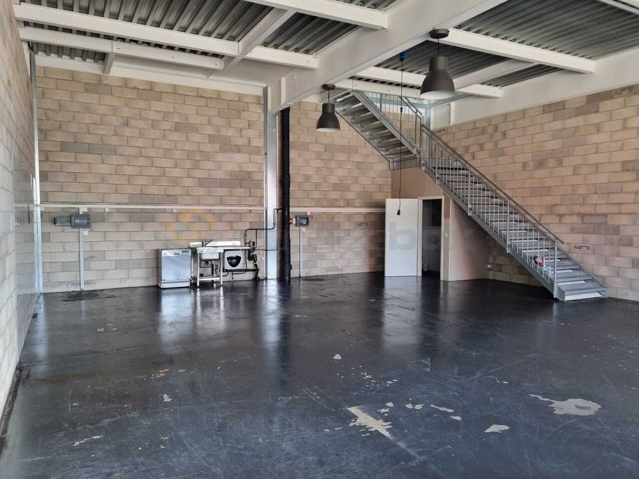 290m² Gewerbe, Foto 3 von 5