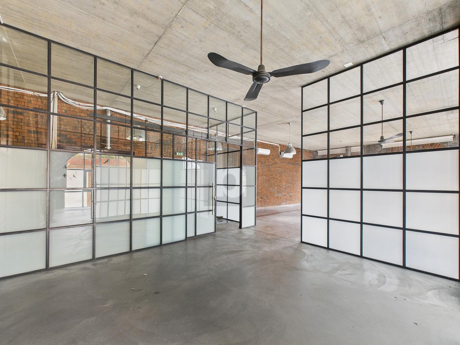 170m² office