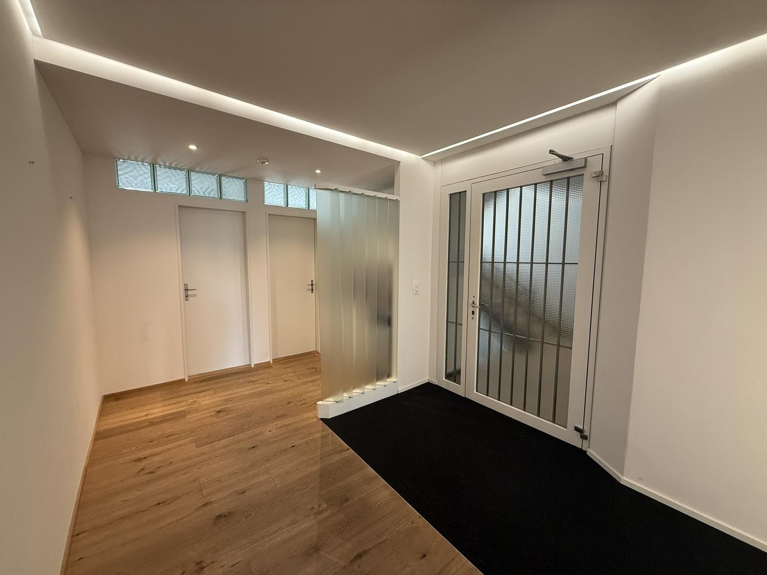 191m² office