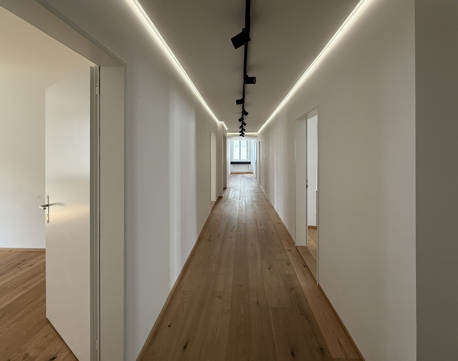 191m² office