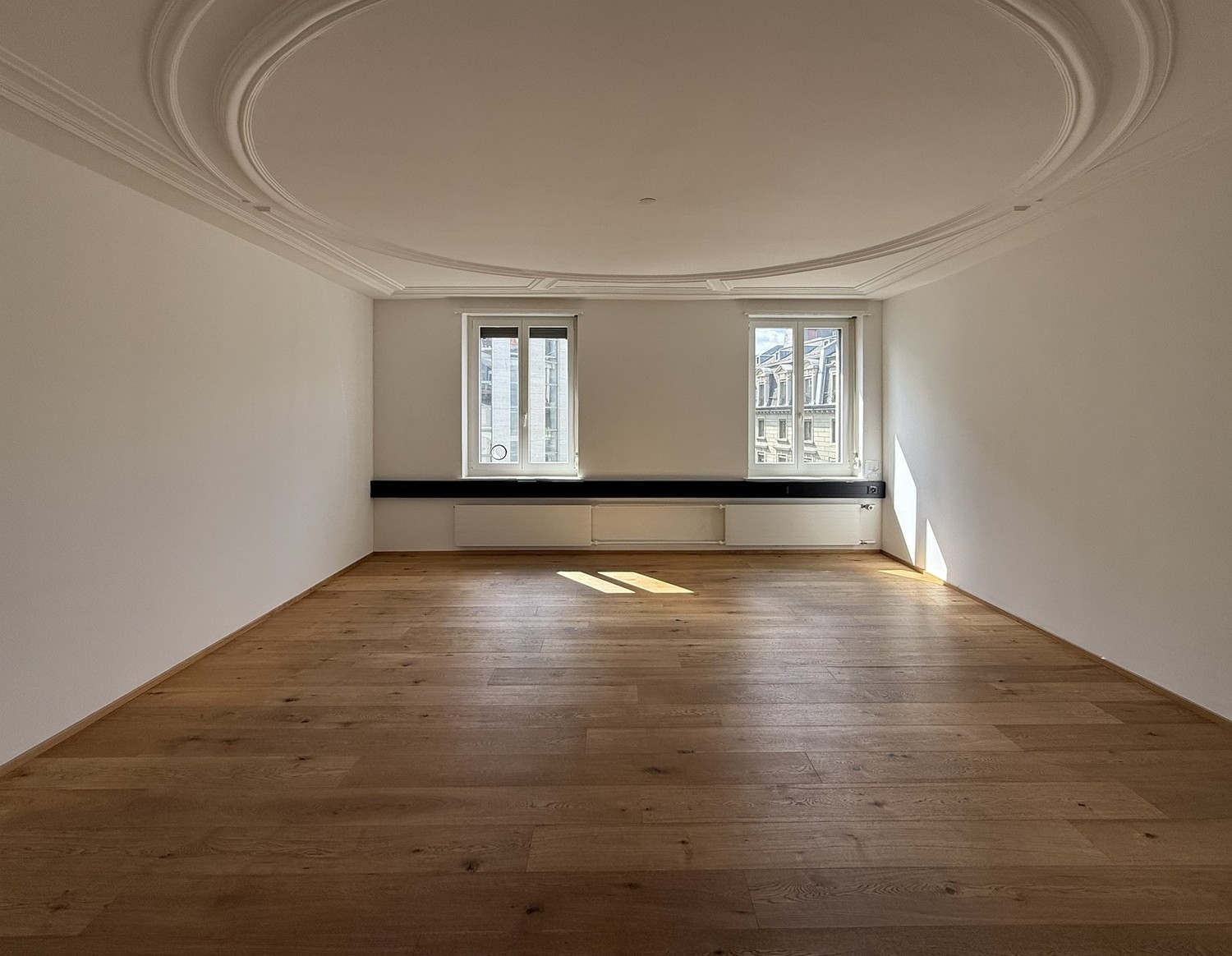 191m² office
