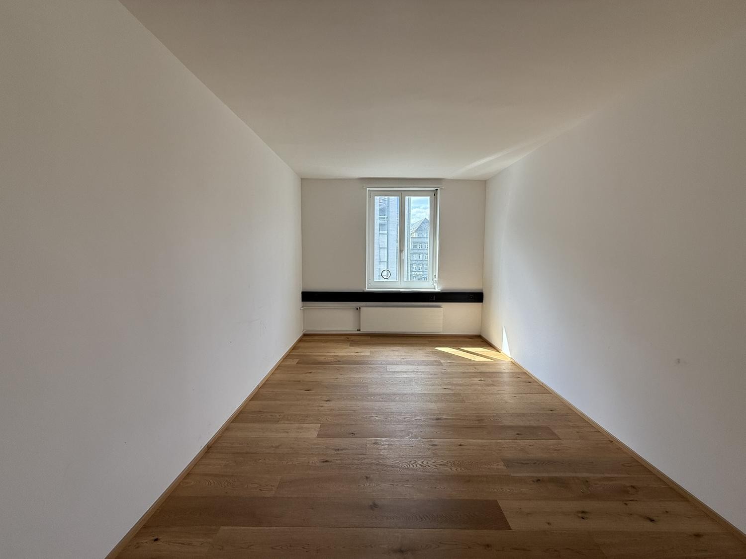 191m² office