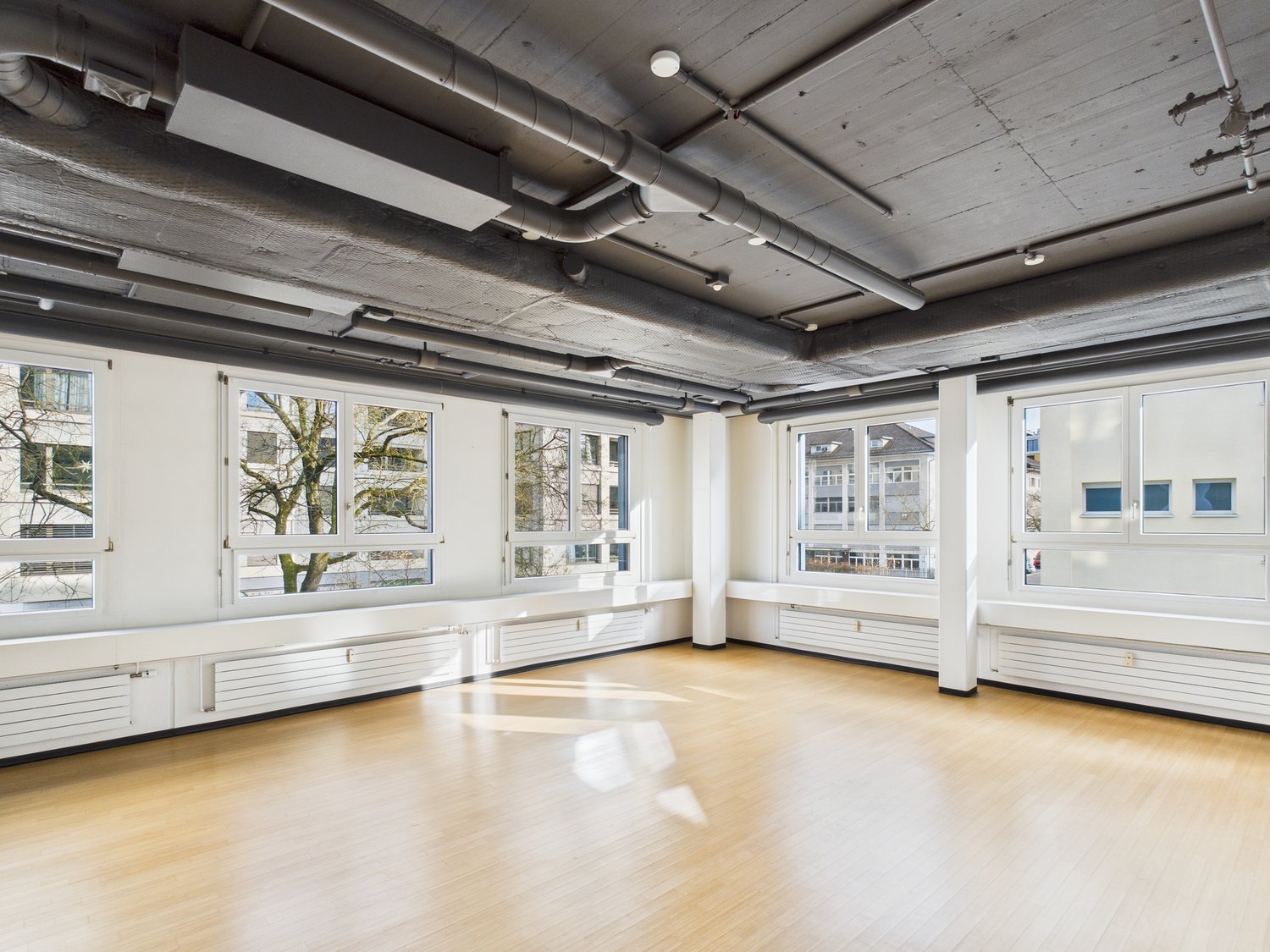 1066m² office
