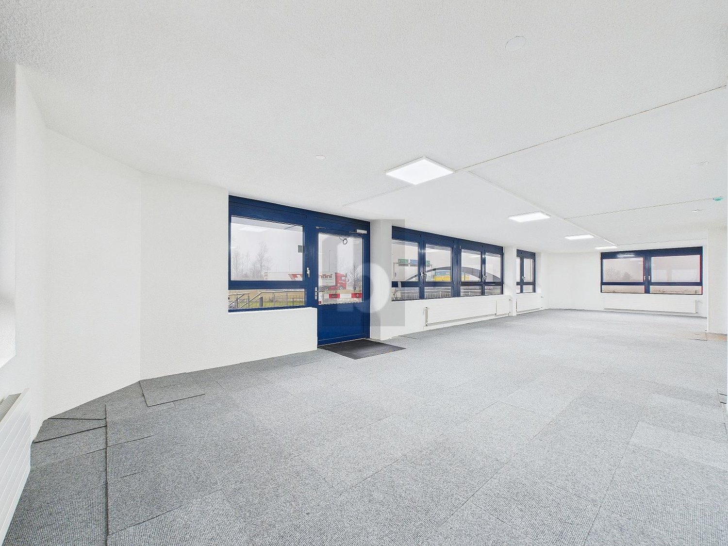 negozio di 190m², foto 2 di 4
