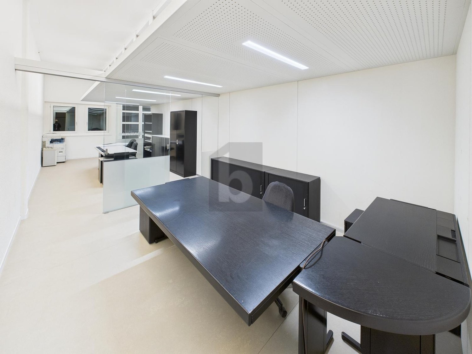86m² office