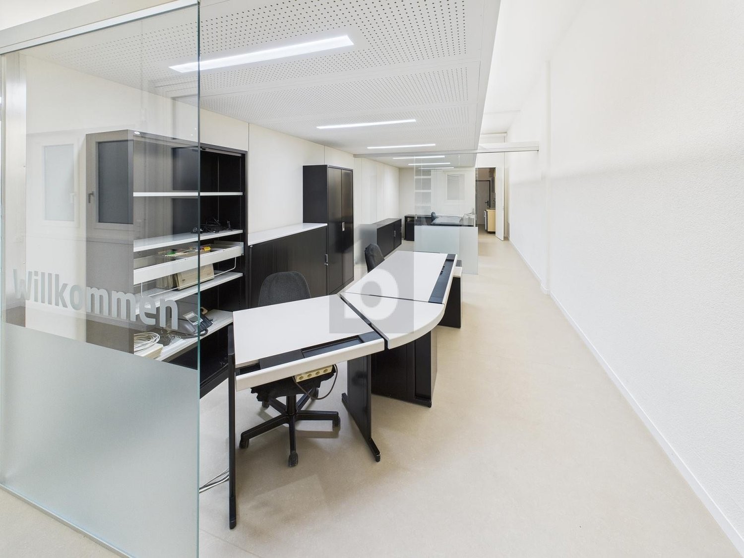 86m² office