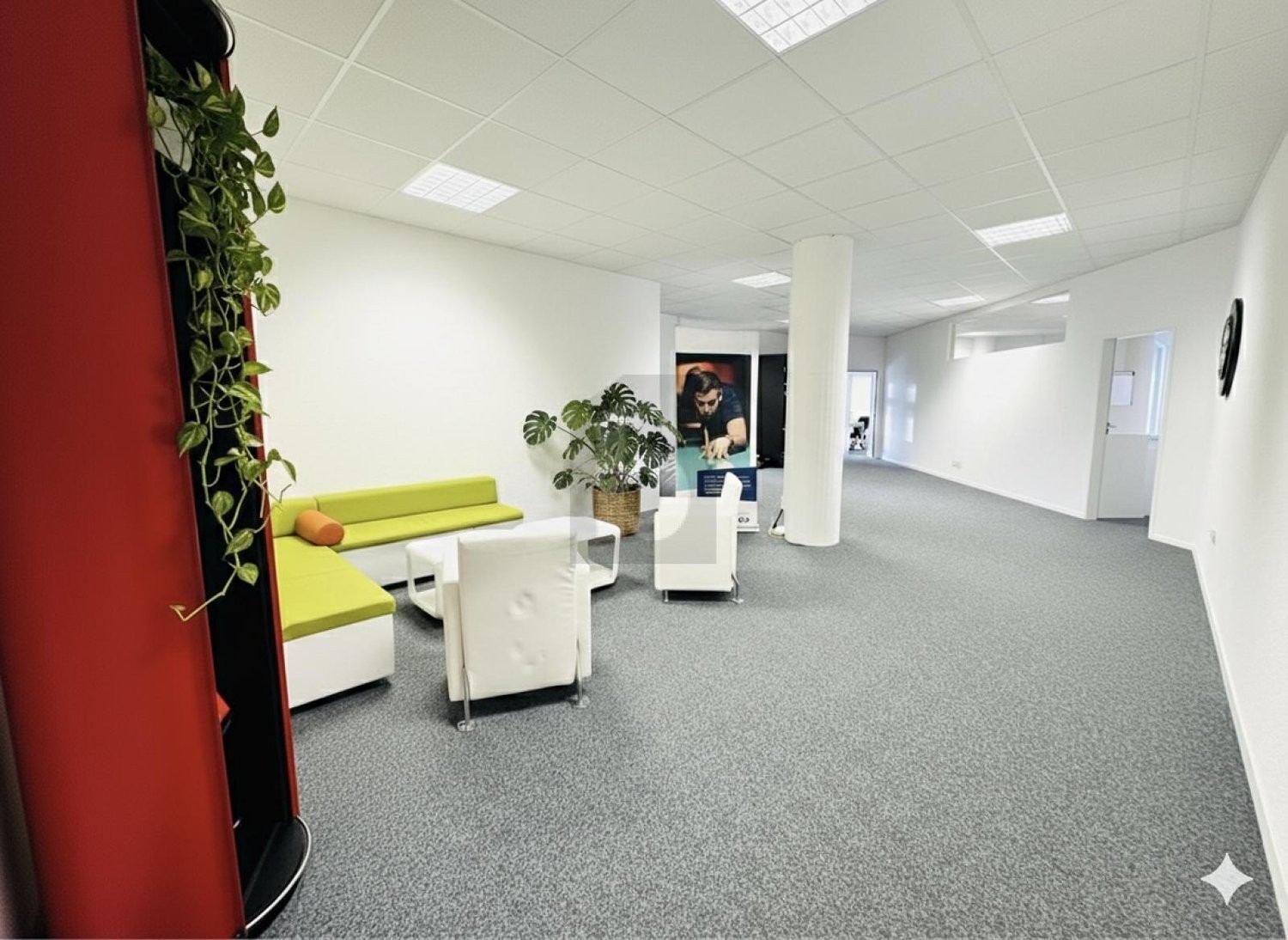 250m² office