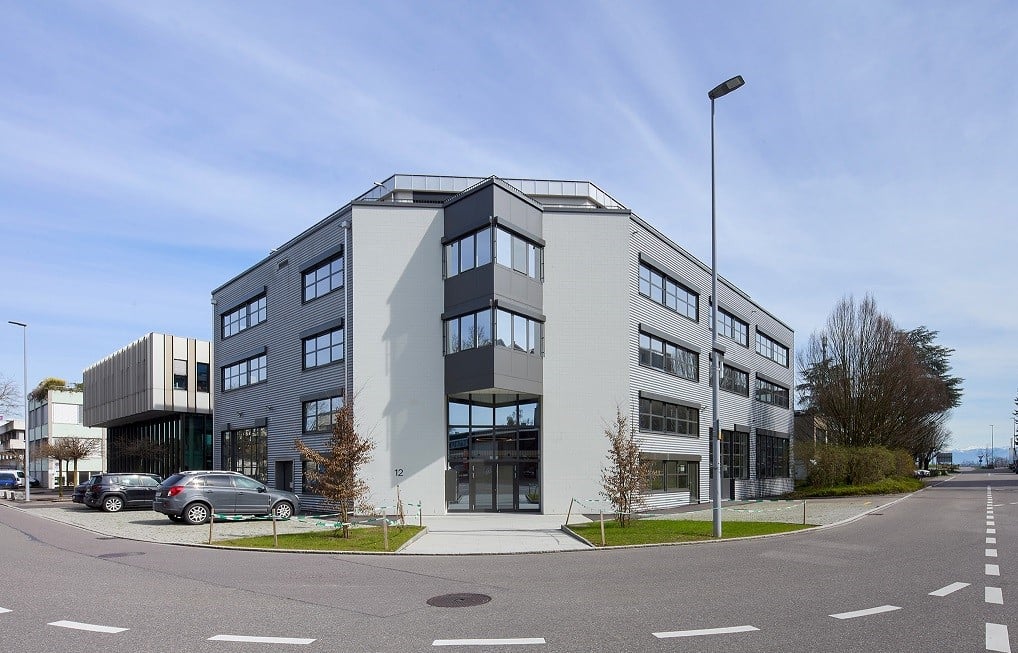 780m² commercial