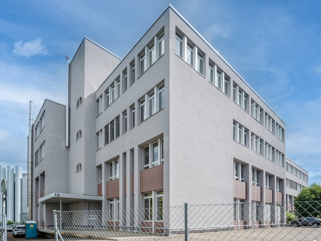 1486m² commercial