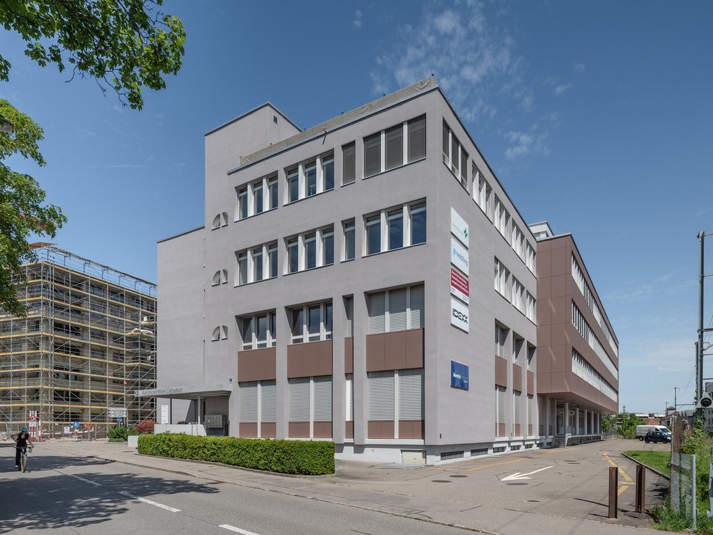 1486m² commercial