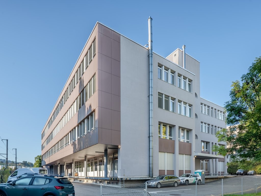1486m² commercial