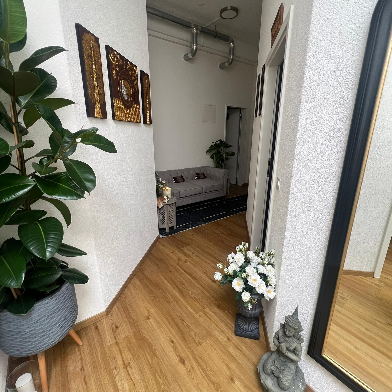 70m² commercial