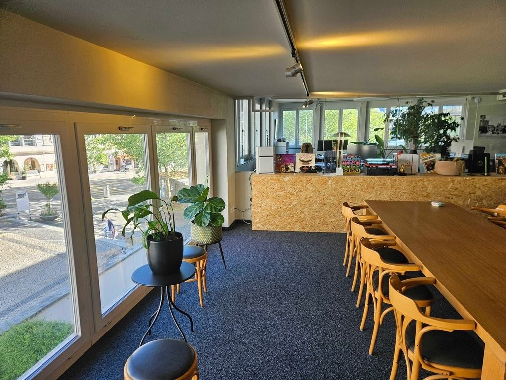 275m² commerciale
