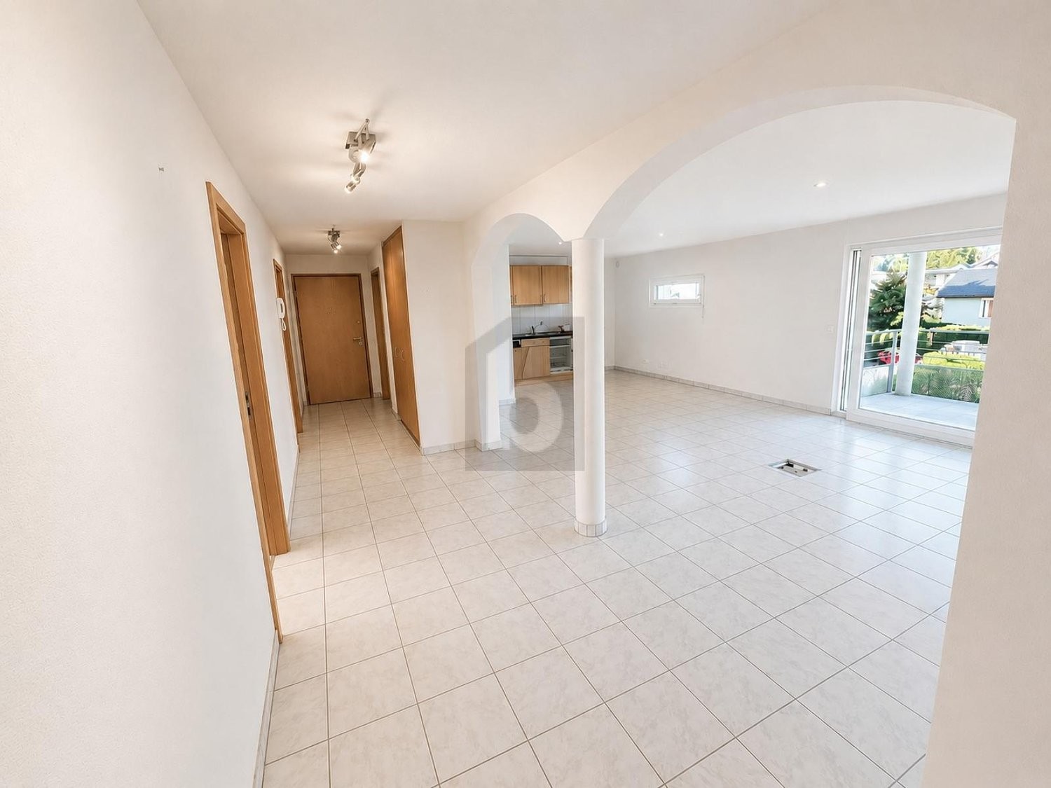 130m² Büro, Foto 1 von 4