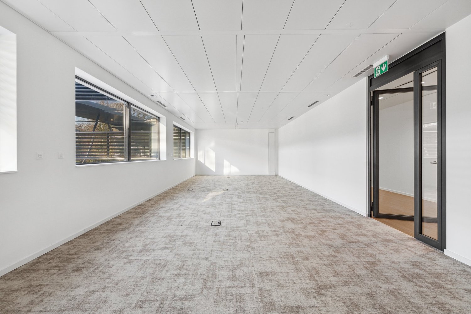 189m² office