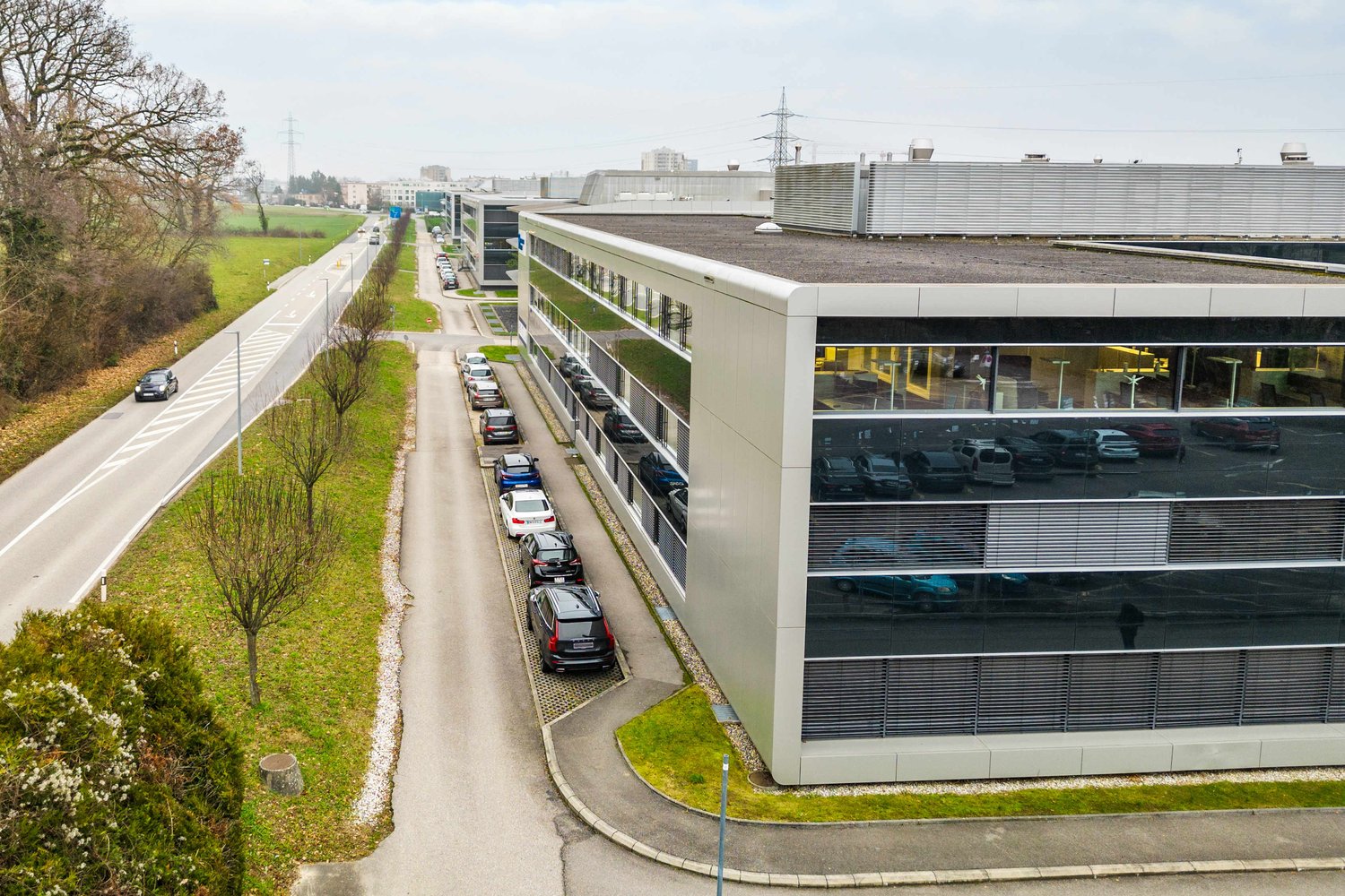 189m² office