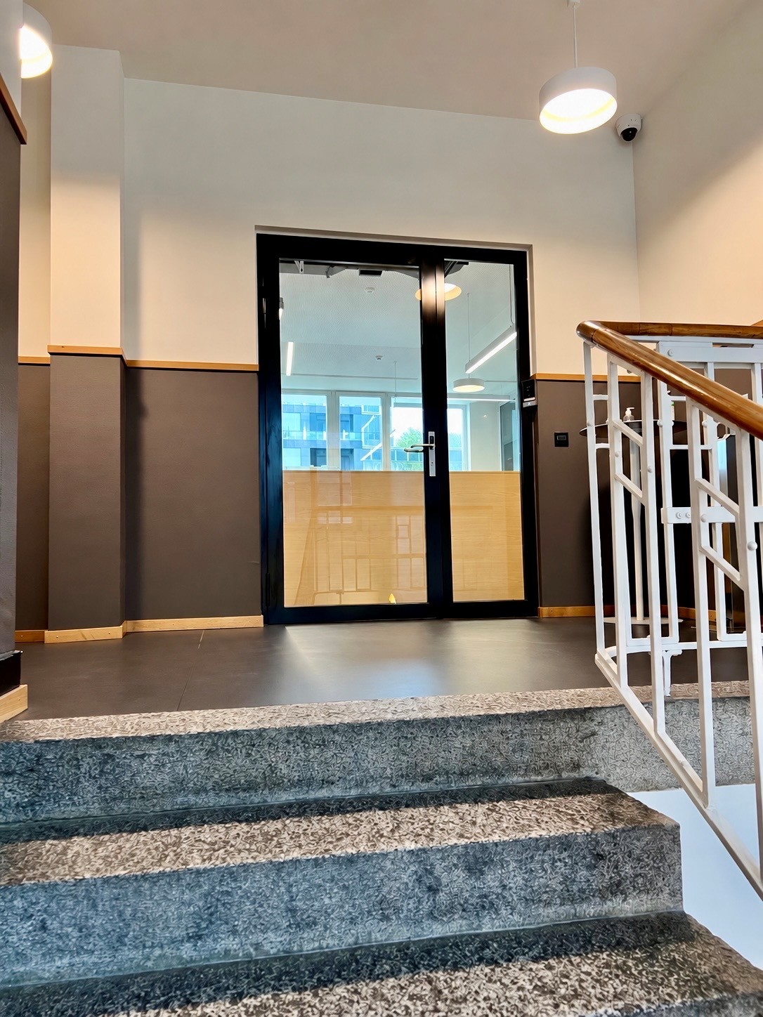 442m² office