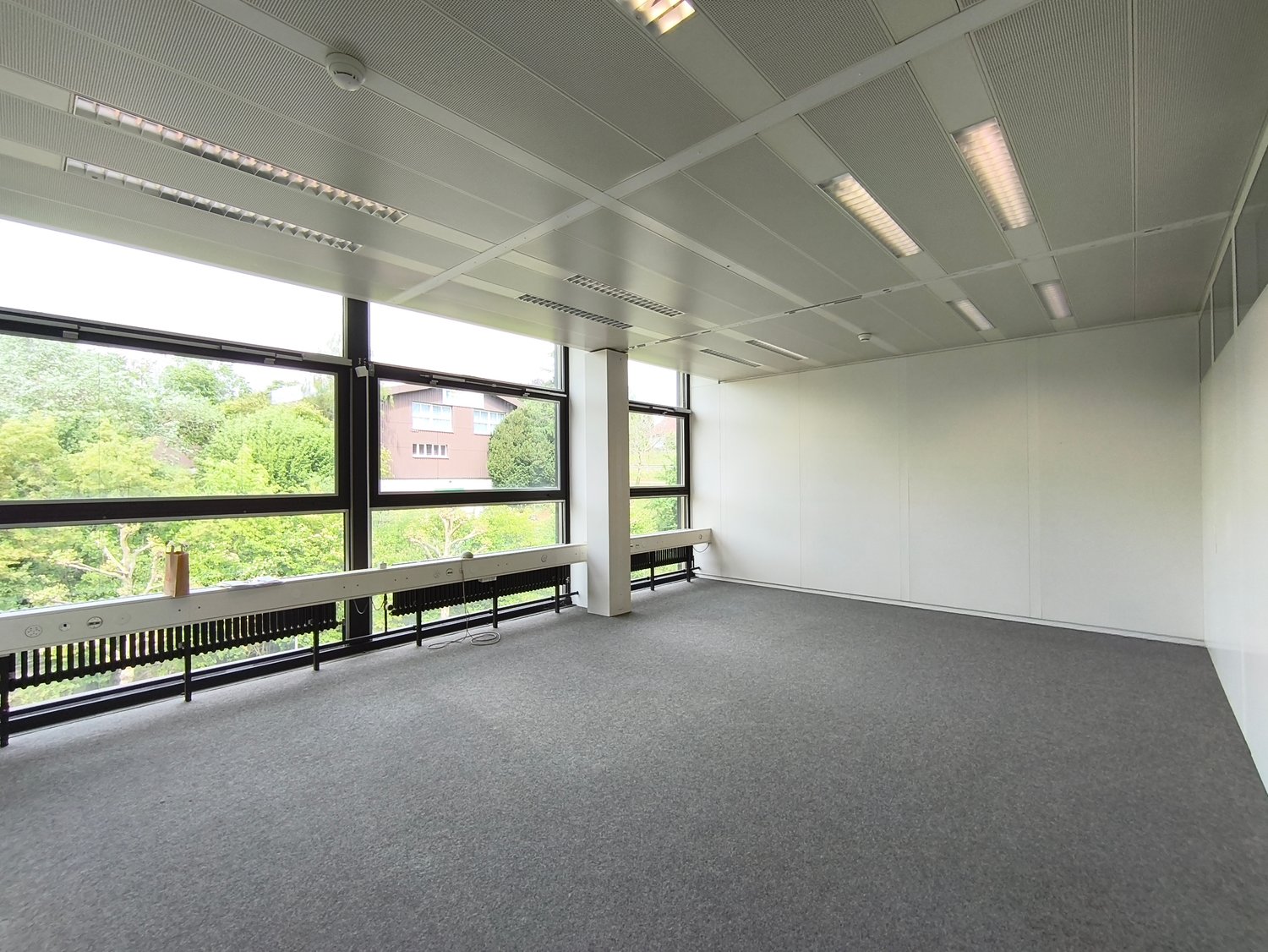 64m² office