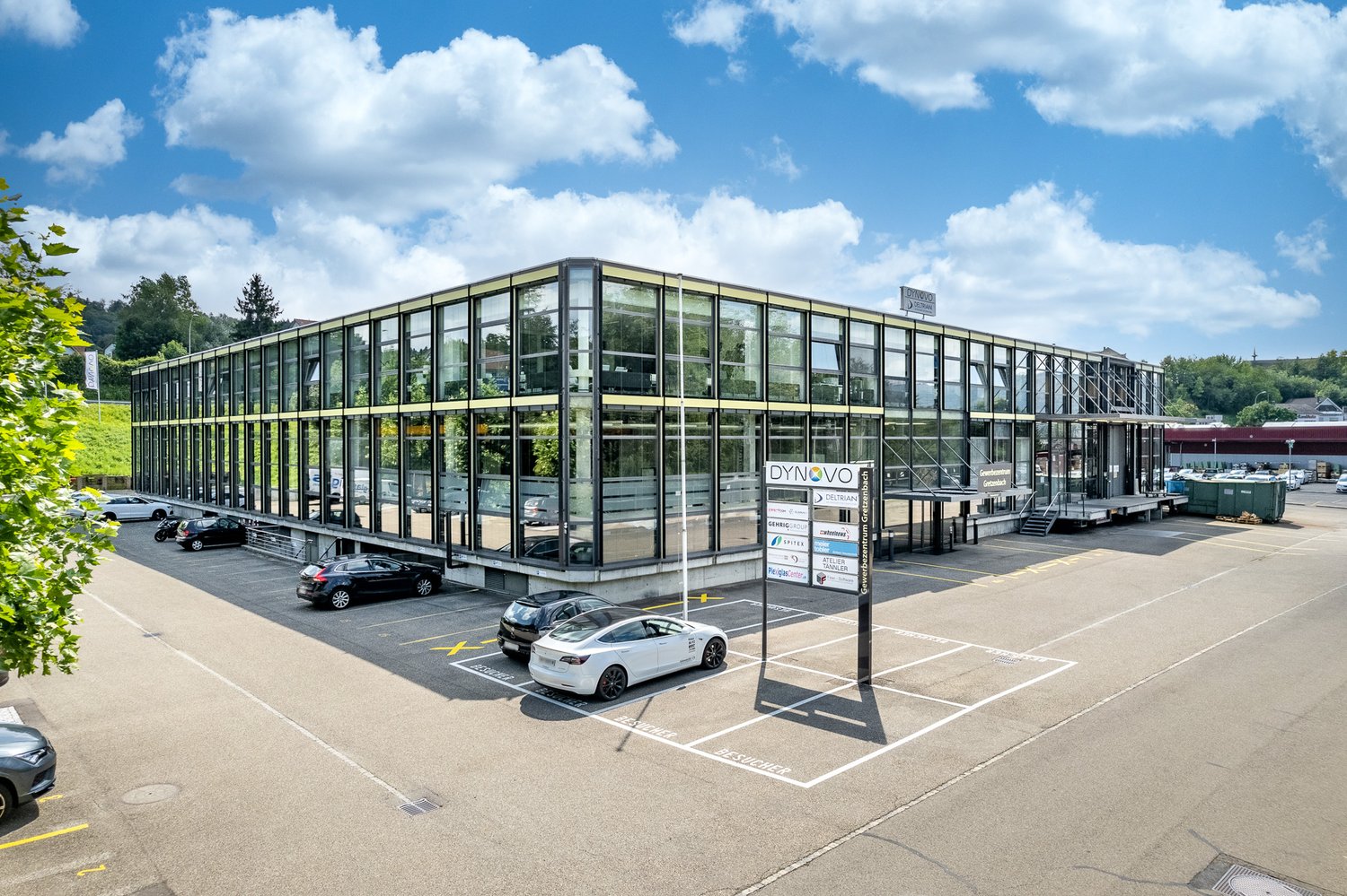 64m² office