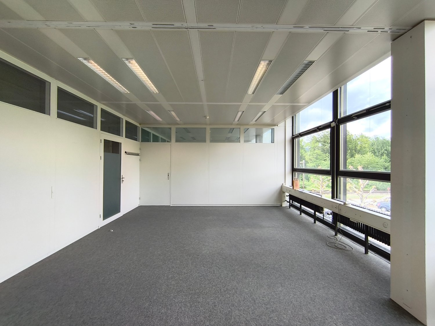 64m² office