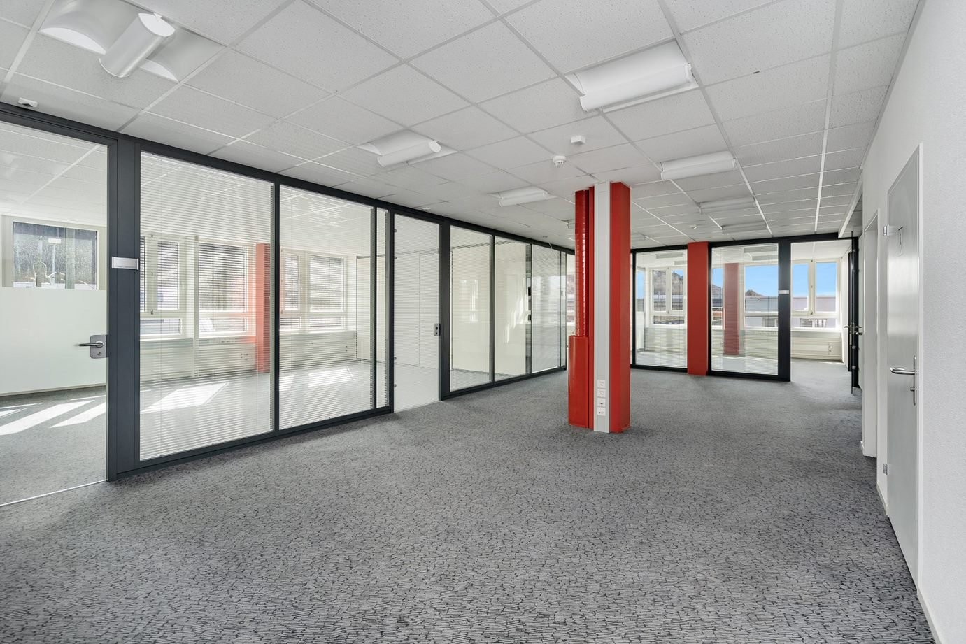830m² office, Foto 4 von 10