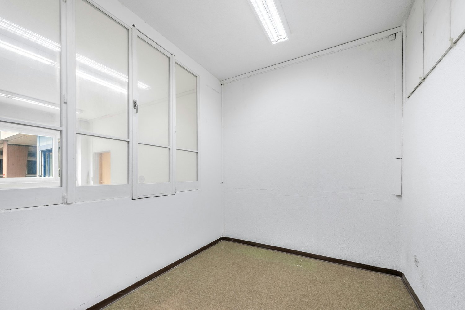 33m² office