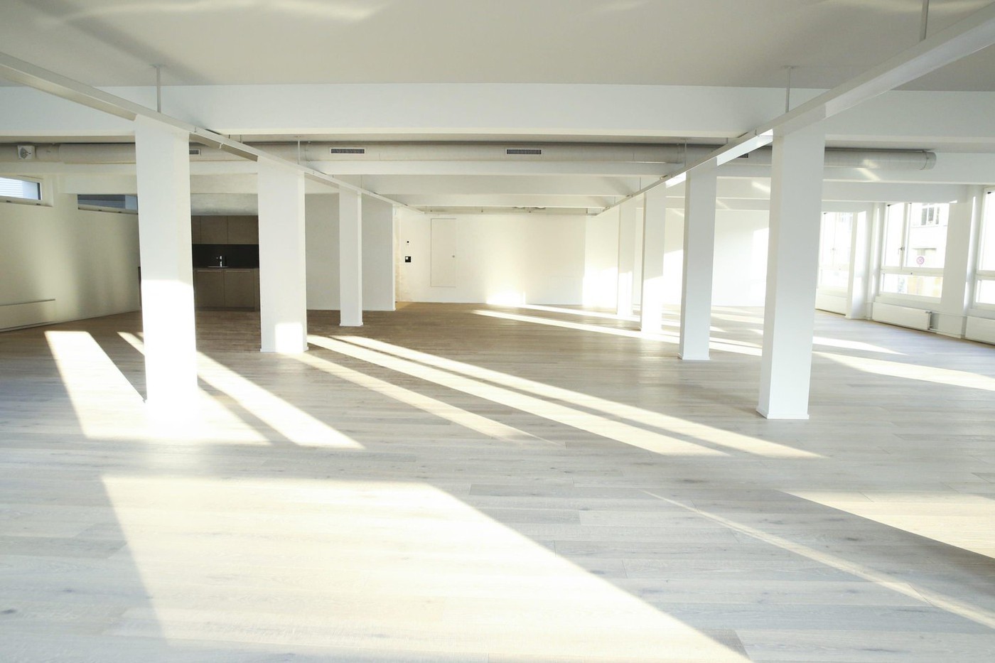 252m² office