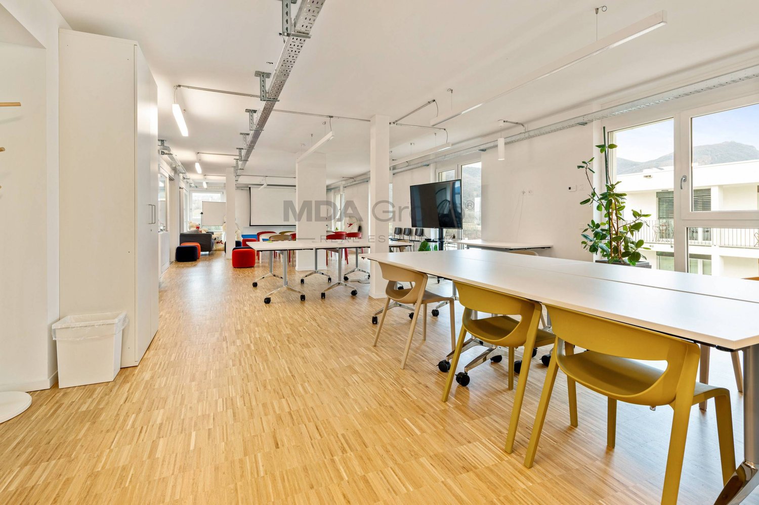457m² Büro, Foto 1 von 10