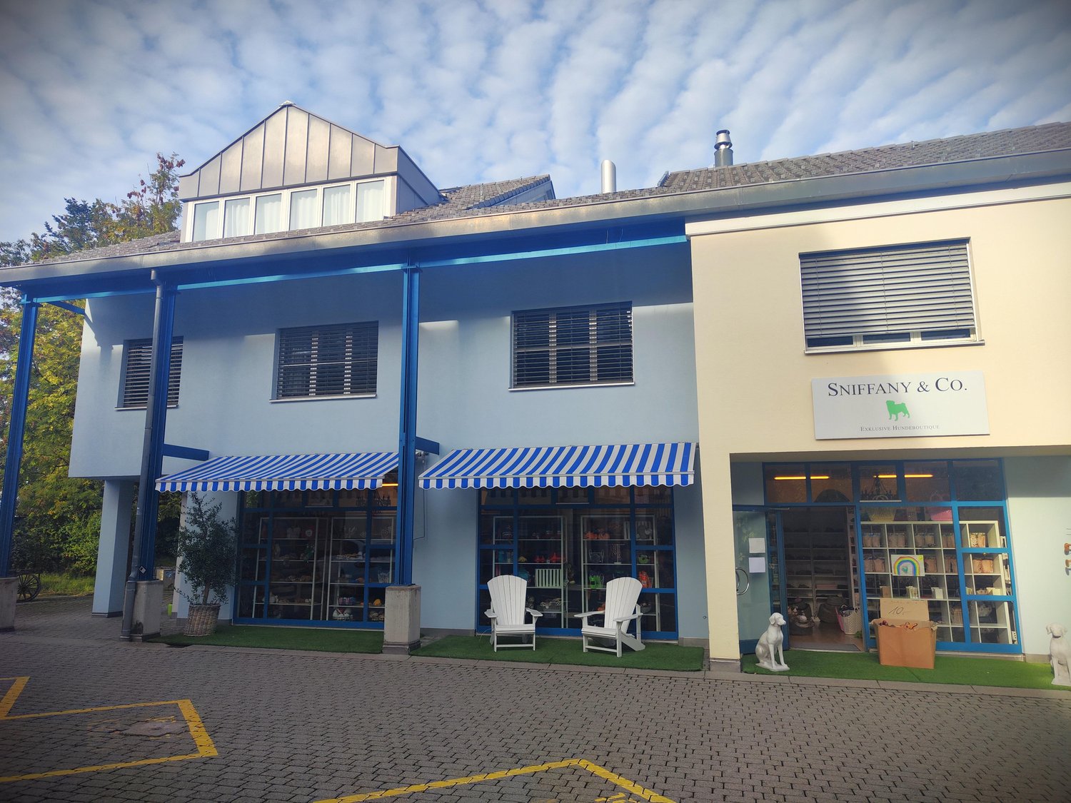 91m² shop