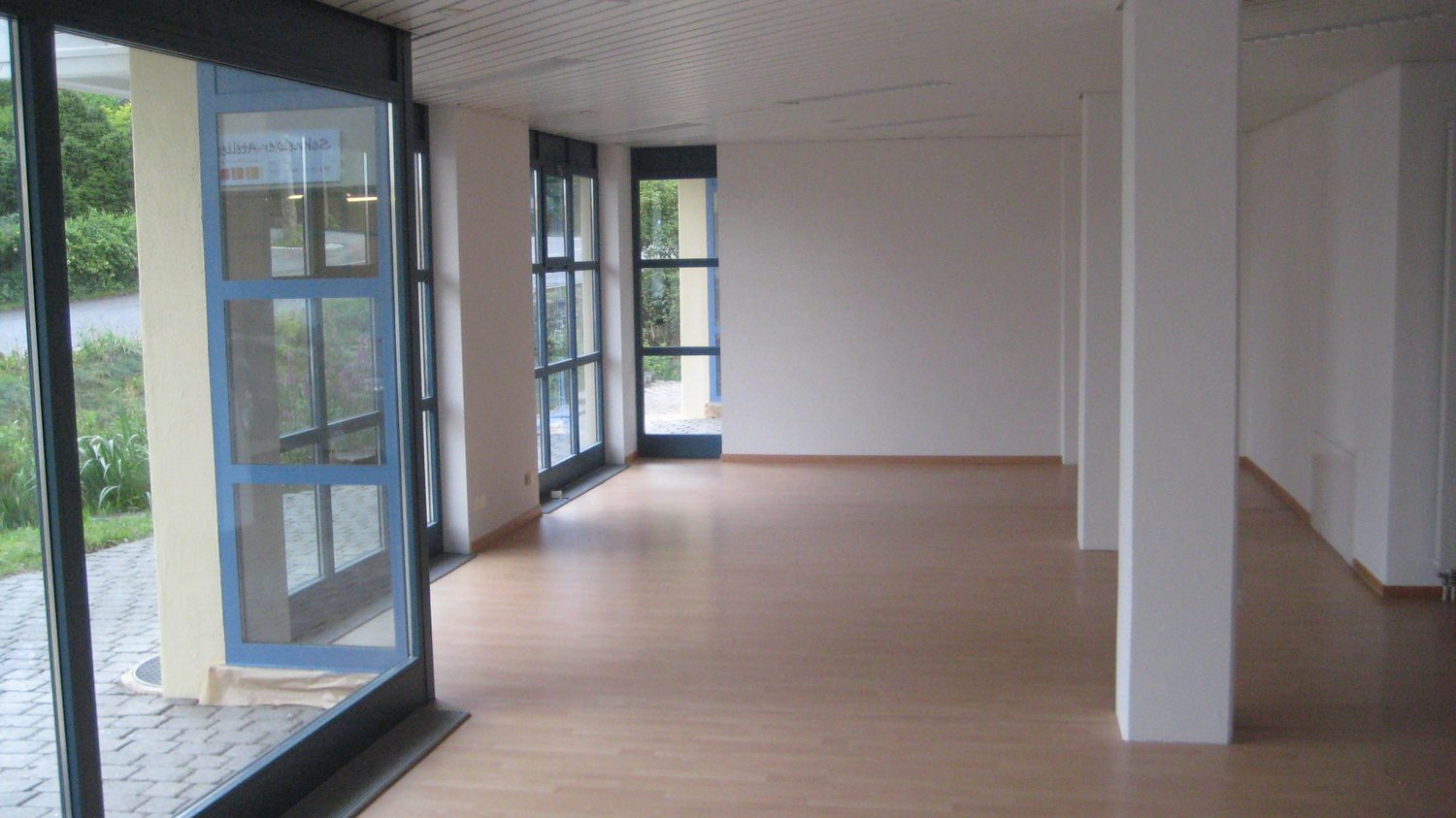 91m² shop