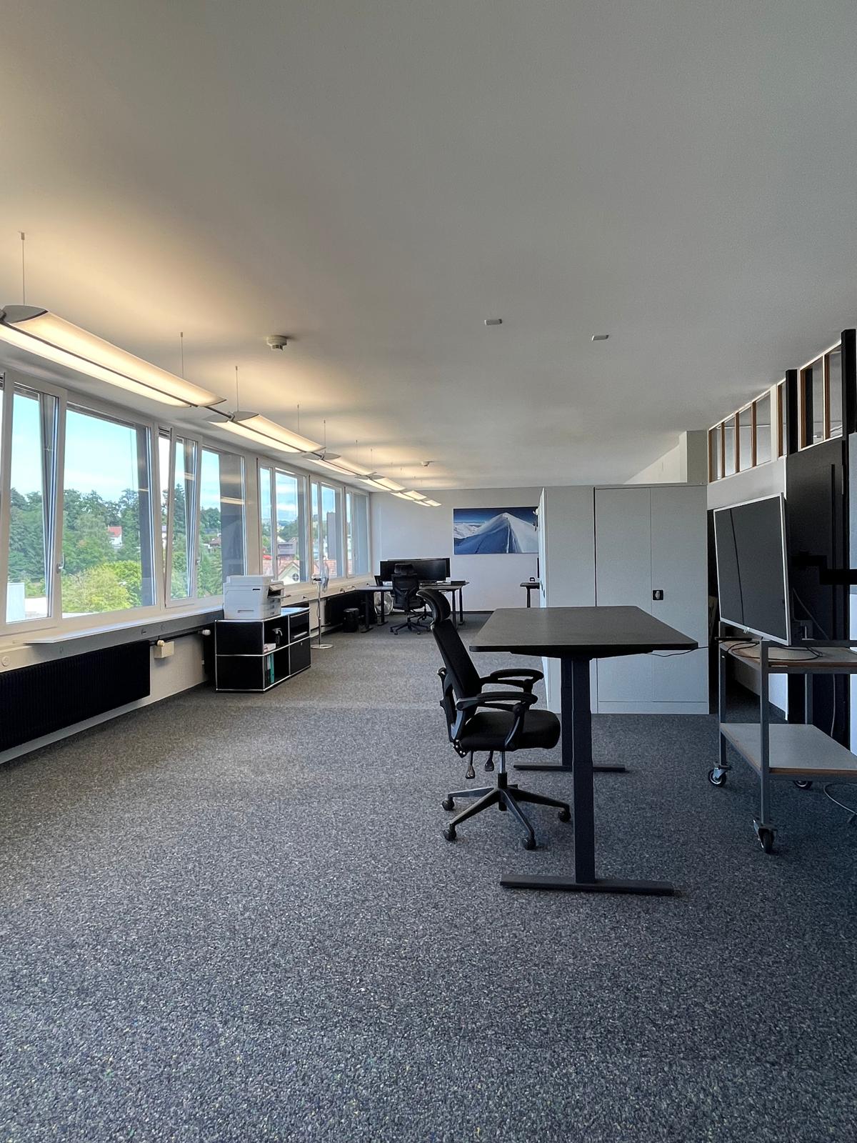 86m² office