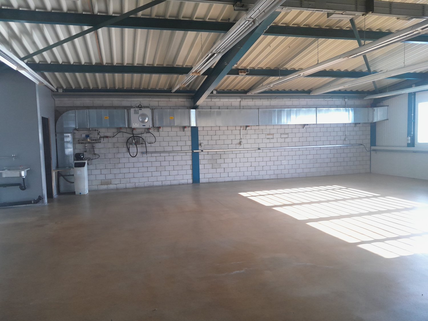 Locale di deposito di 708m²