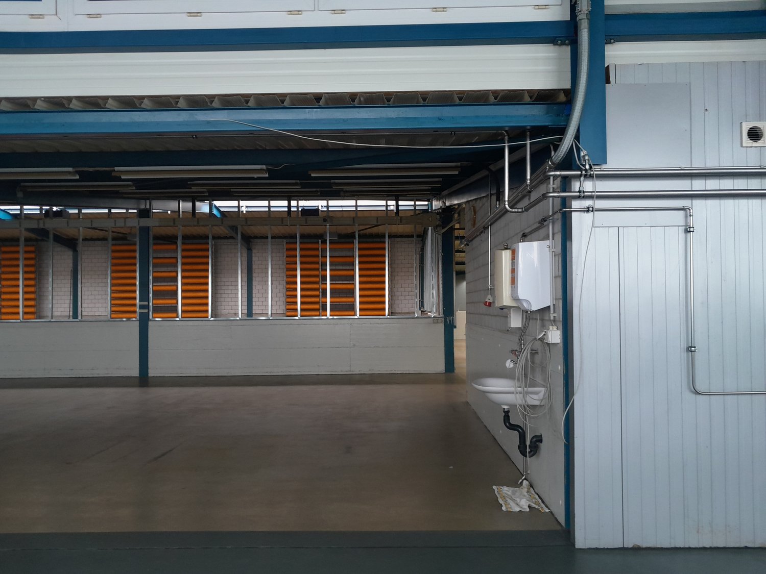 Locale di deposito di 708m²