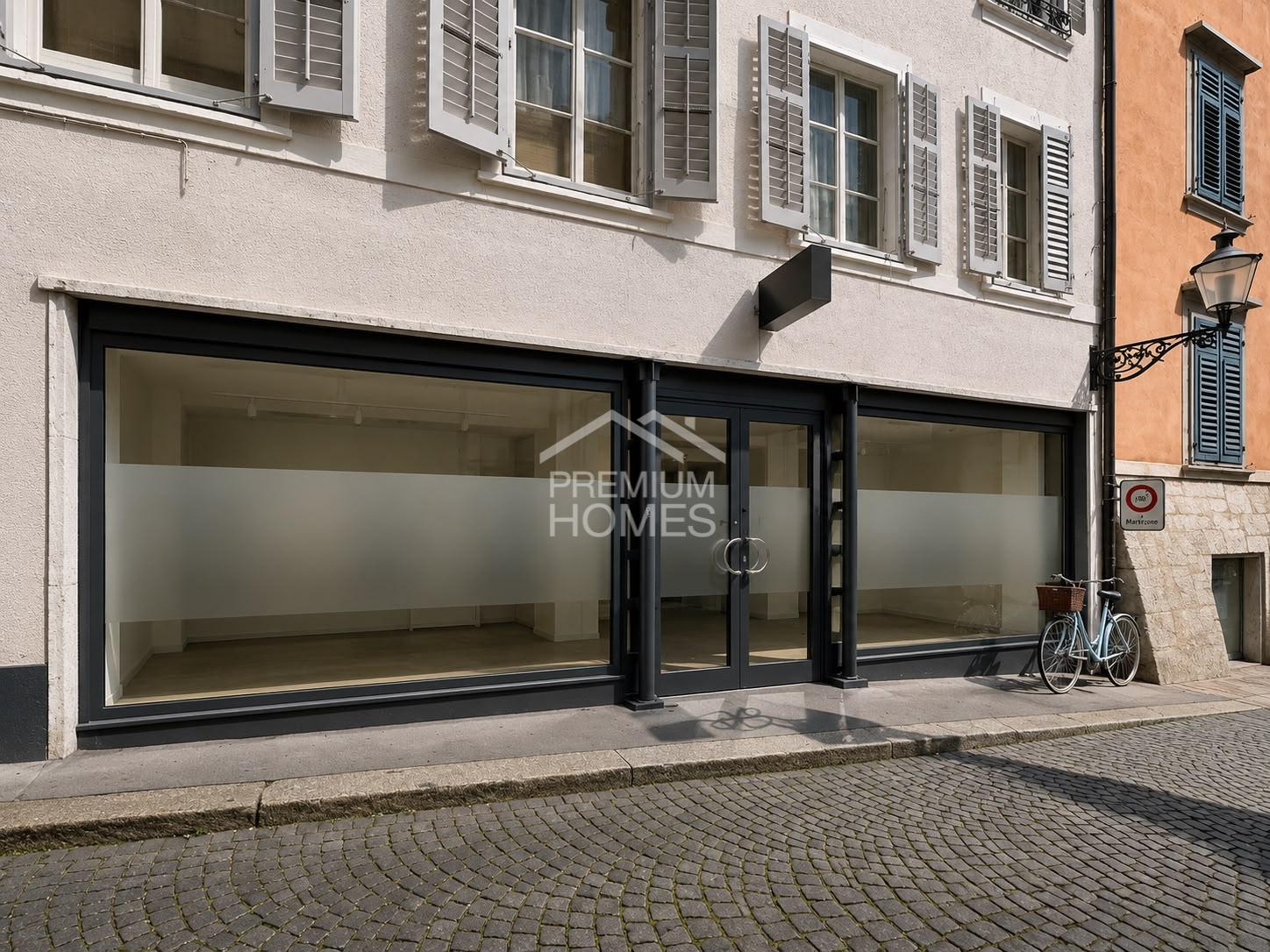 194m² living / commercial building