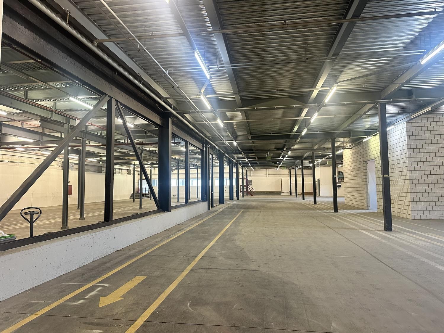 1740m² commercial